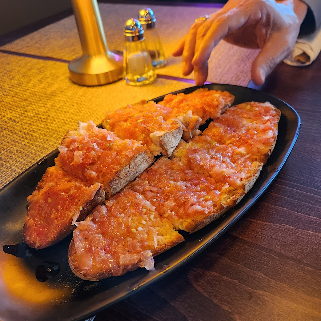 Pan Con Tumaca