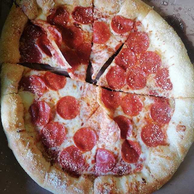 Peperoni Con Orilla de Queso