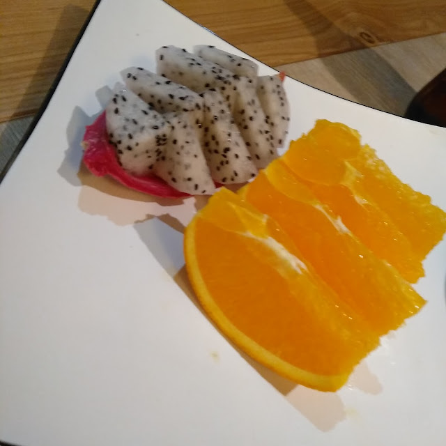 Dragon Fruit E Arancia Offerto Dalla Casa