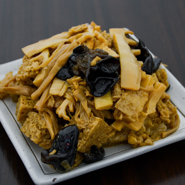 Bean Curd Wood Ear&Dried Daylily 烤麸