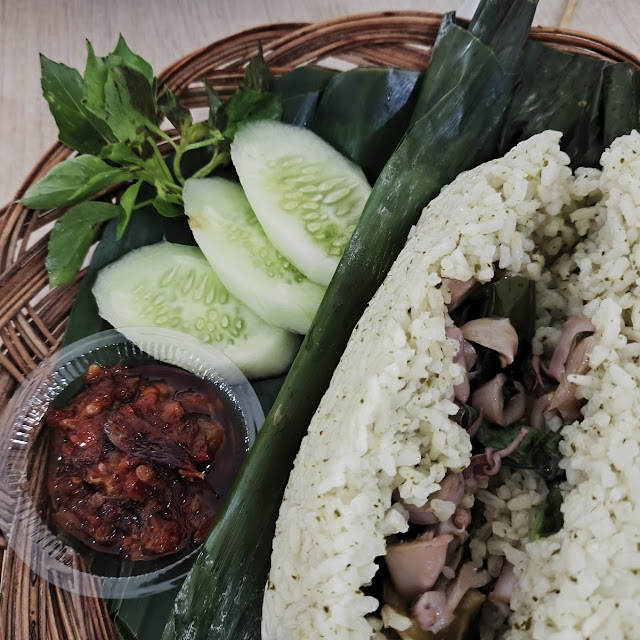Nasi Bakar Cumi