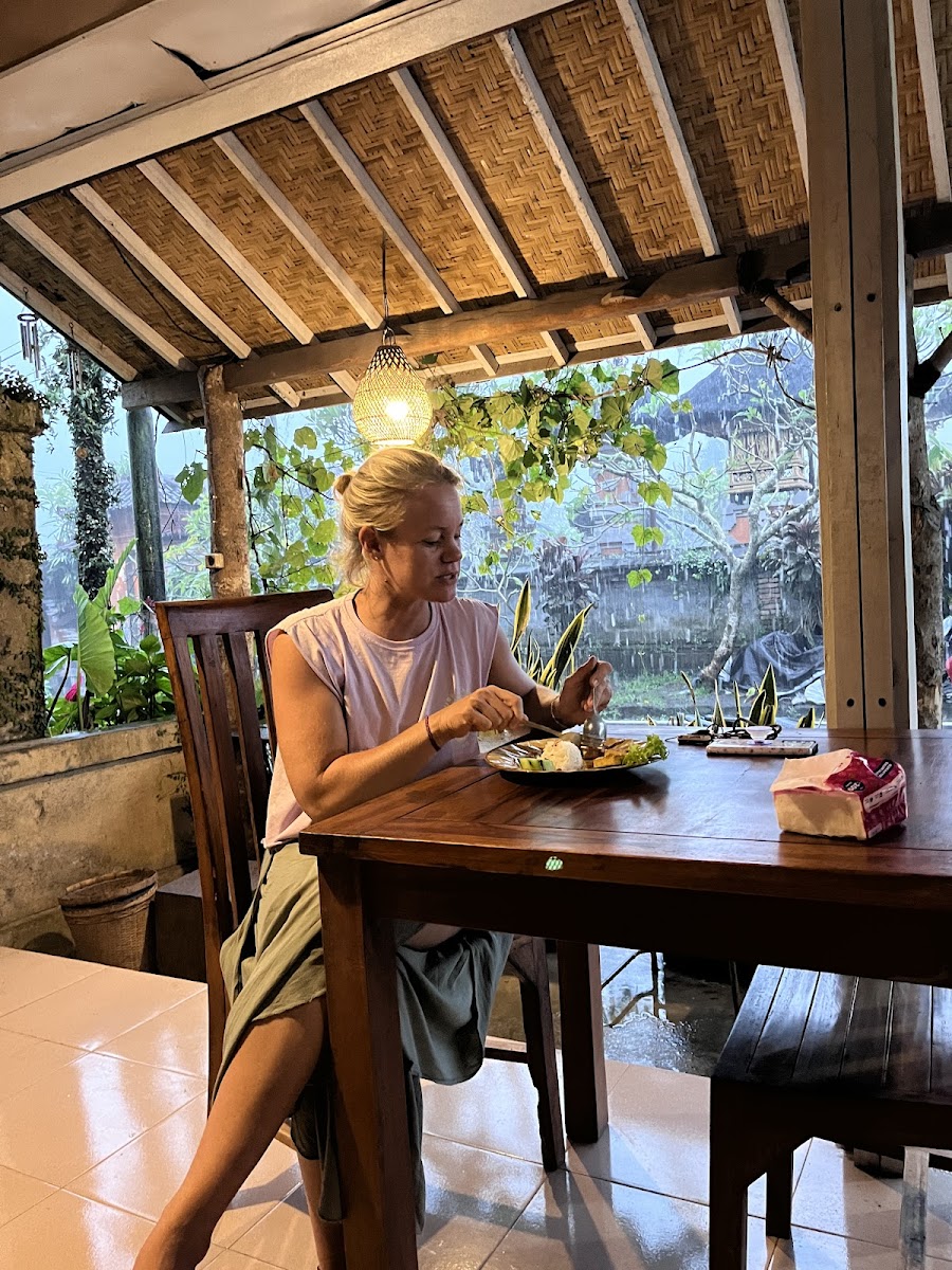 Local Warung Suweta