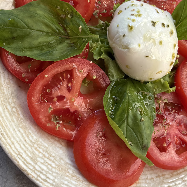 Caprese Mozzarella Di Bufala E Pomodoro Fresco