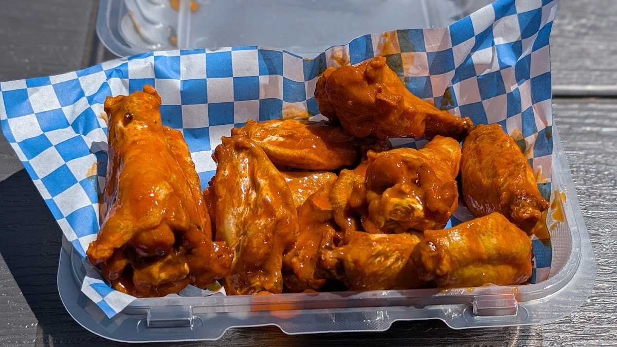 Locas Wings and Pizza