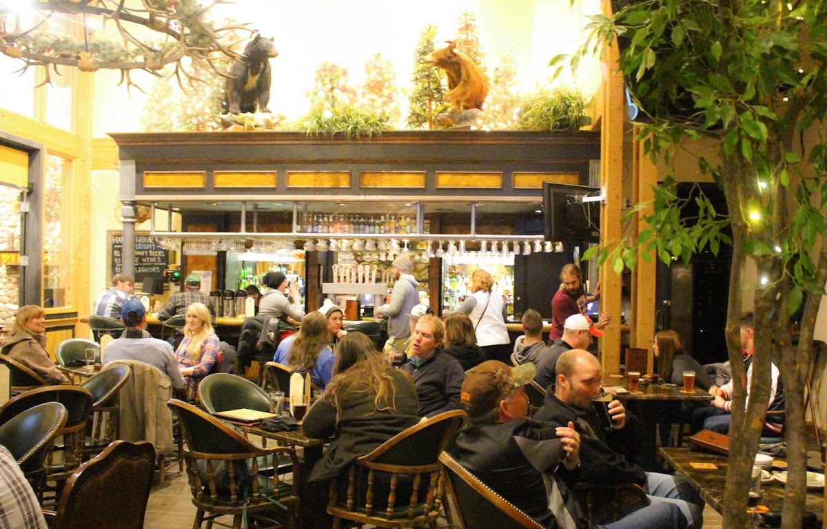 Logan's Bar & Grill at Grouse Mountain Lodge