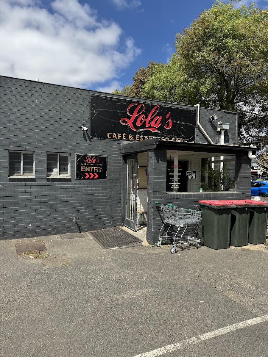 Lola's Cafe
