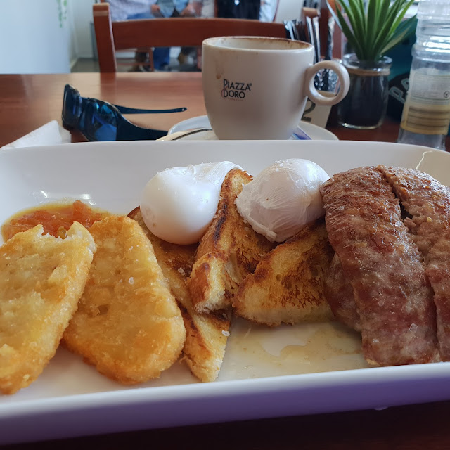 Eggs on Toast with Extras