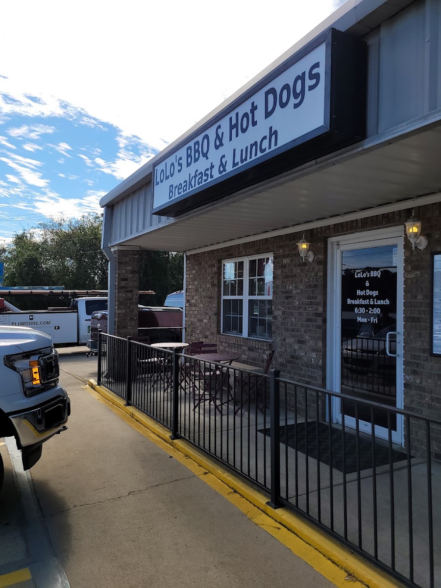 Lolo's BBQ & Hotdogs