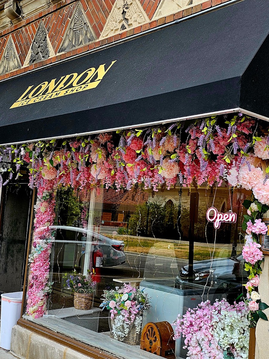 London Ice Cream Shop