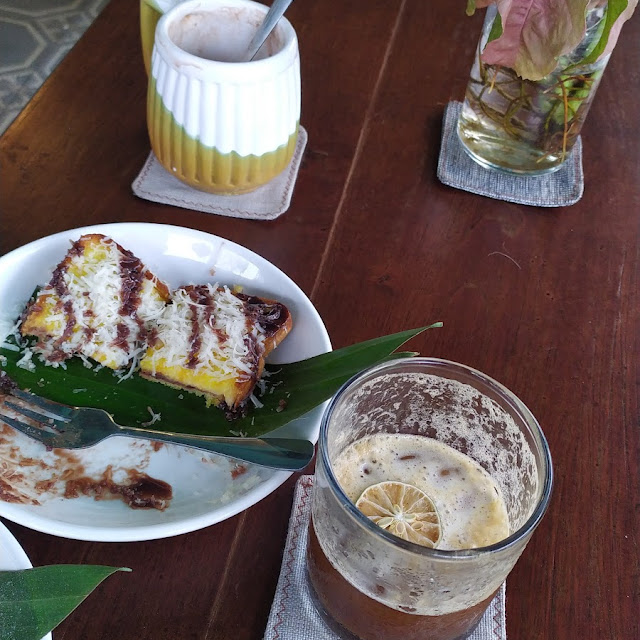 Roti Bakar & Sunset