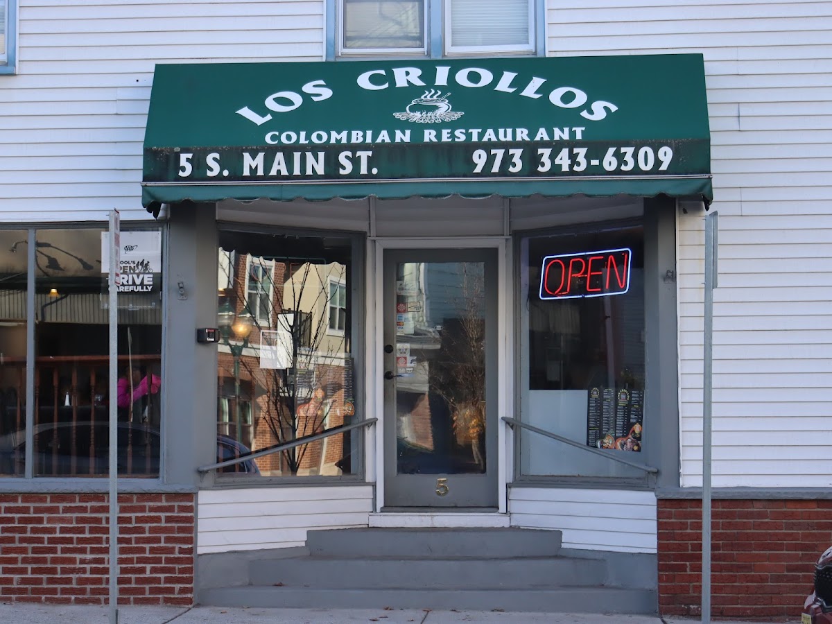 Los Criollos Colombian Restaurant