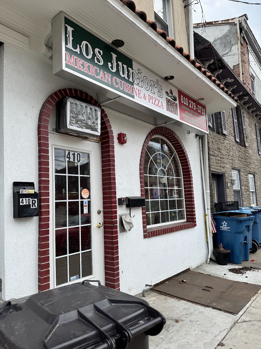 Los Junior's Mexican Cuisine & Pizza