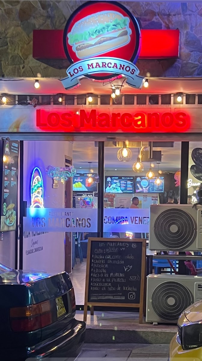 Los Marcanos Comida Venezolana