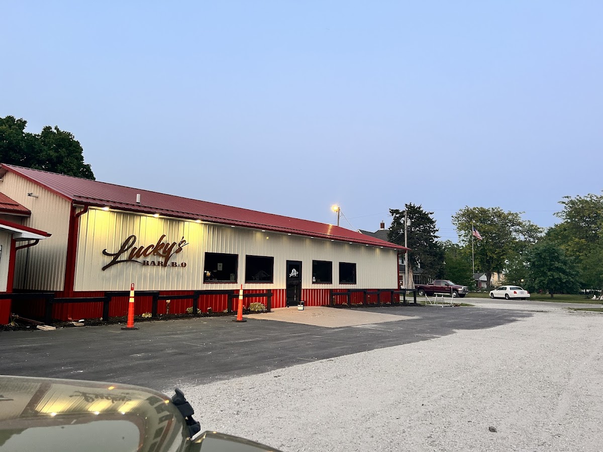Lucky's Bar-B-Q
