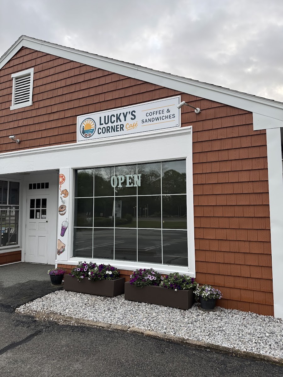 Lucky's Corner Cafe