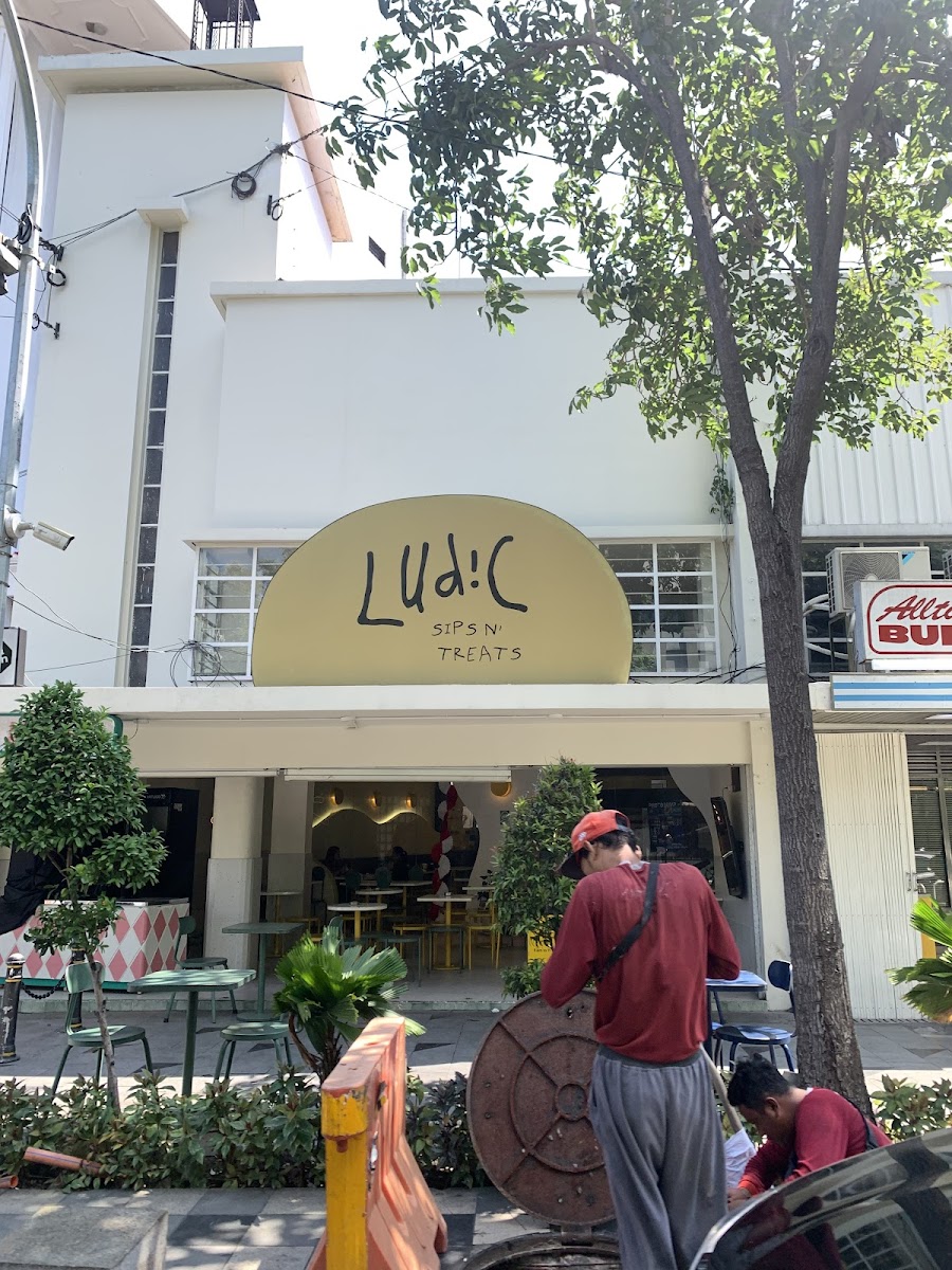 Ludic Cafe Tunjungan