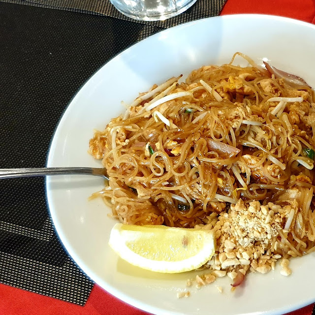 Pad Thai with Chicken
