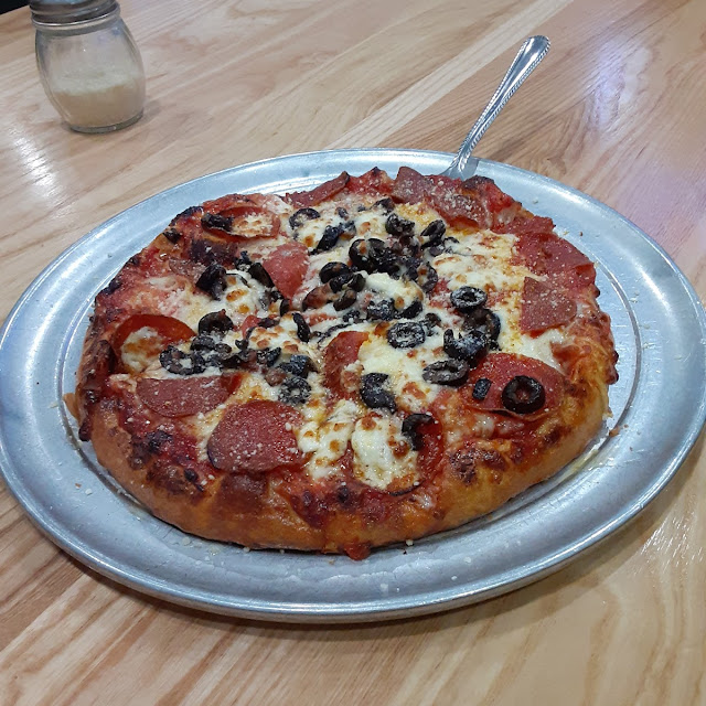 8 Personal Pizza