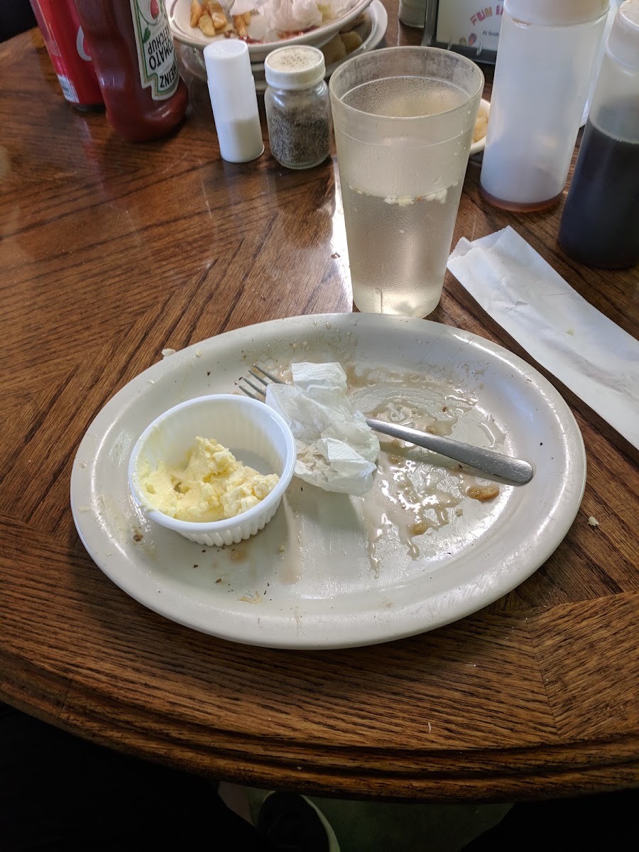 Lumpkins Marina Snack Bar And Grill