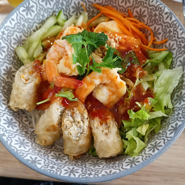 Bo Bun Crevettes Et Nems Poulet