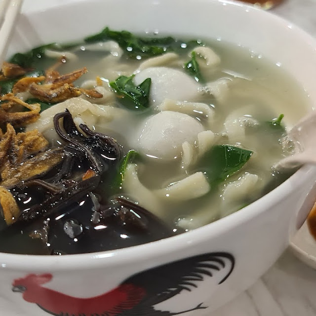 Fish Balls Thick Pan Mee Soup