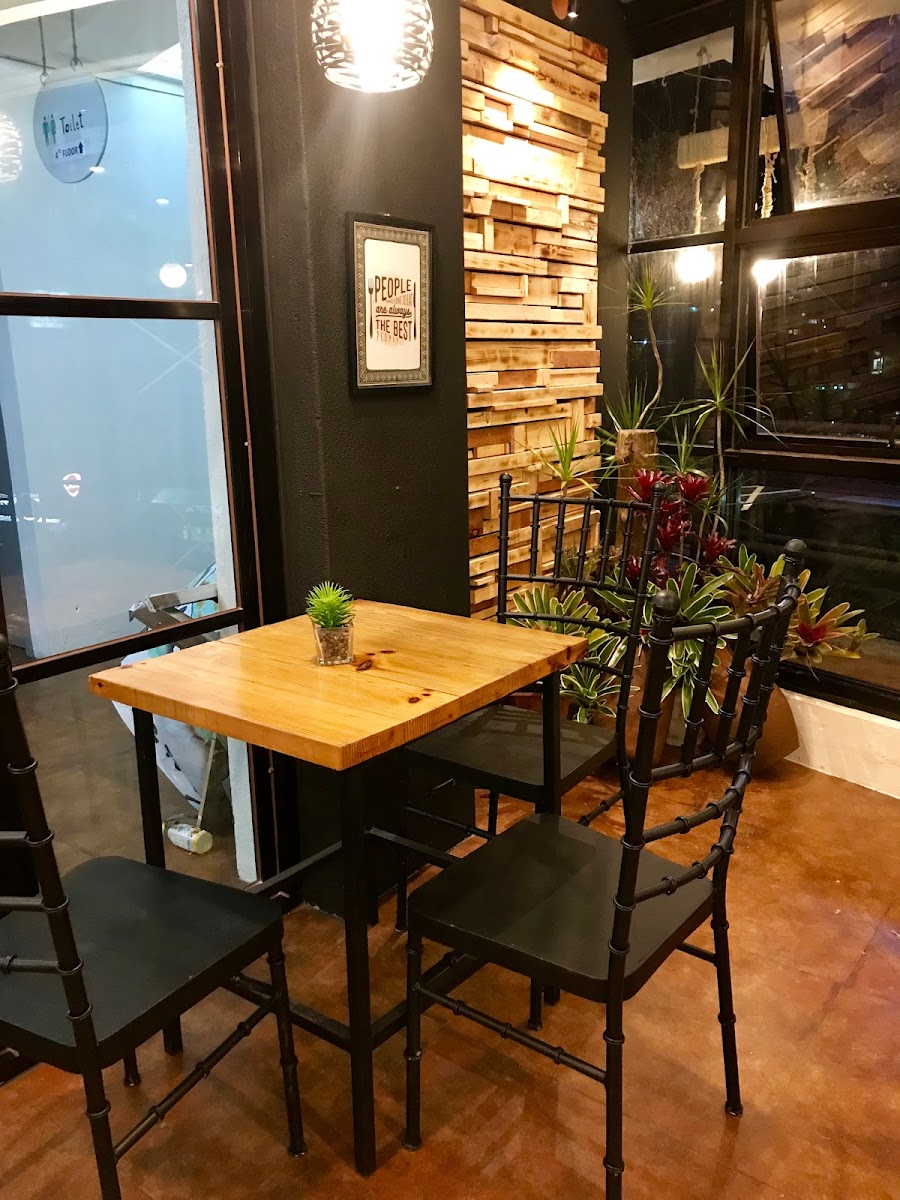 Maccan Bistro