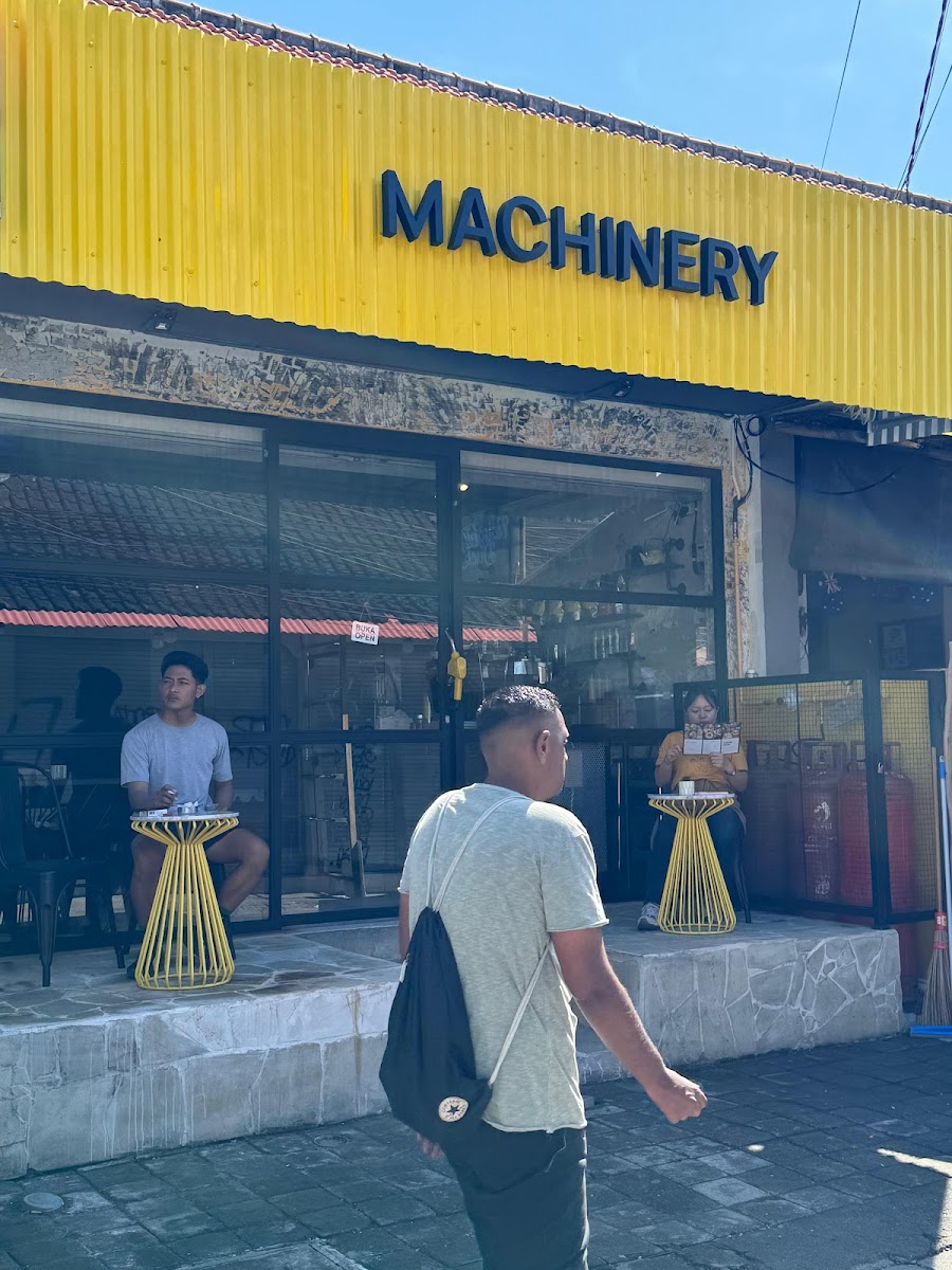 Machinery Coffee & Eatery at Kuta Beach