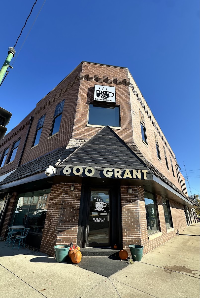 Mack's Golden Grounds