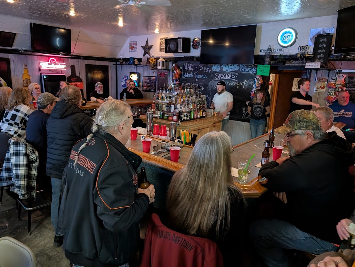 Mac's Bar & Grill