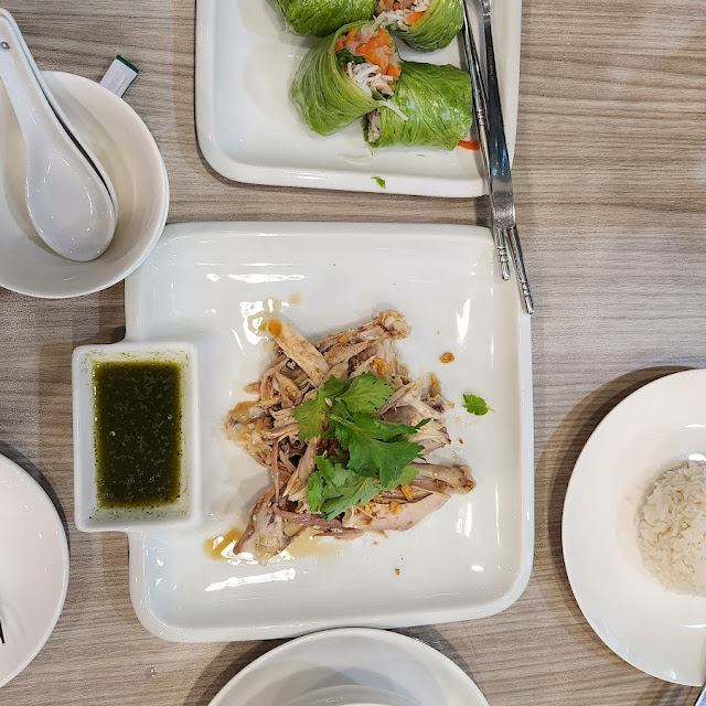 Sesame Chicken with Special Green Sauce