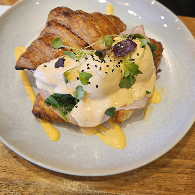 Croissant Benny