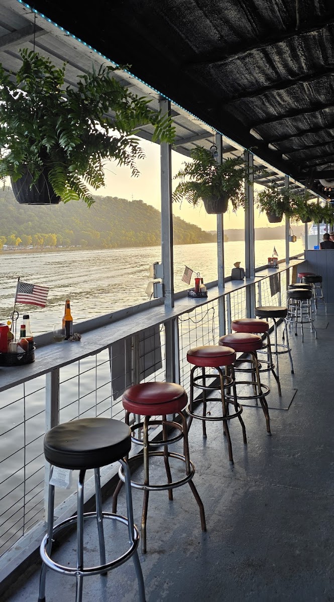 Madison Lighthouse Restaurant & Bar