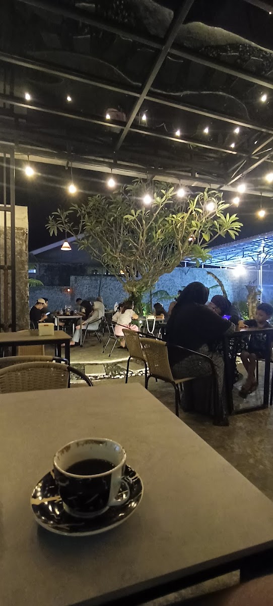 MAHA CAFE