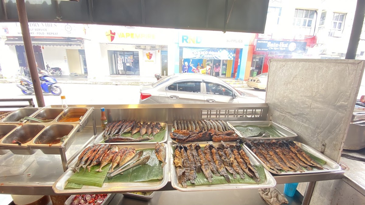 Mak Yam Ikan Bakar Arang