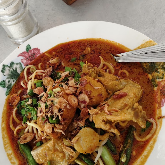 mee kari 咖哩麵