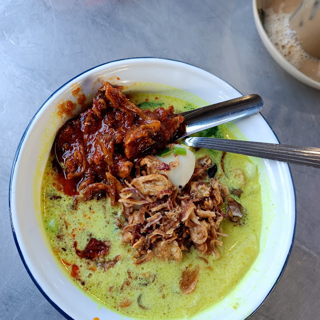 Lontong Ikan Bilis & Roti Bakar