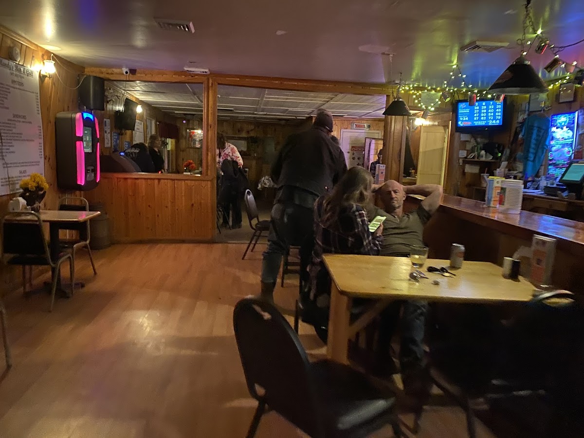 Mandy's Bar & Grill
