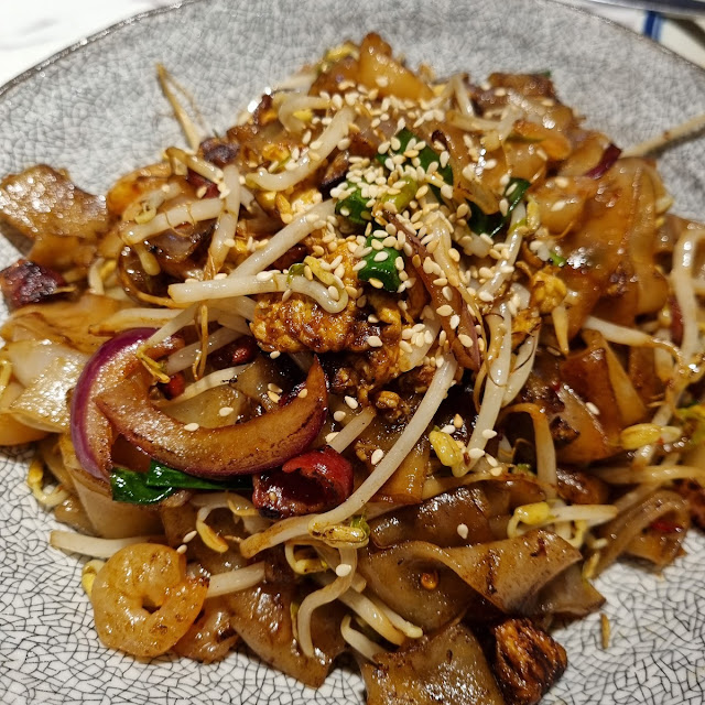 Silky Egg & Beef Fried Flat Rice Noodle Egg Noodle