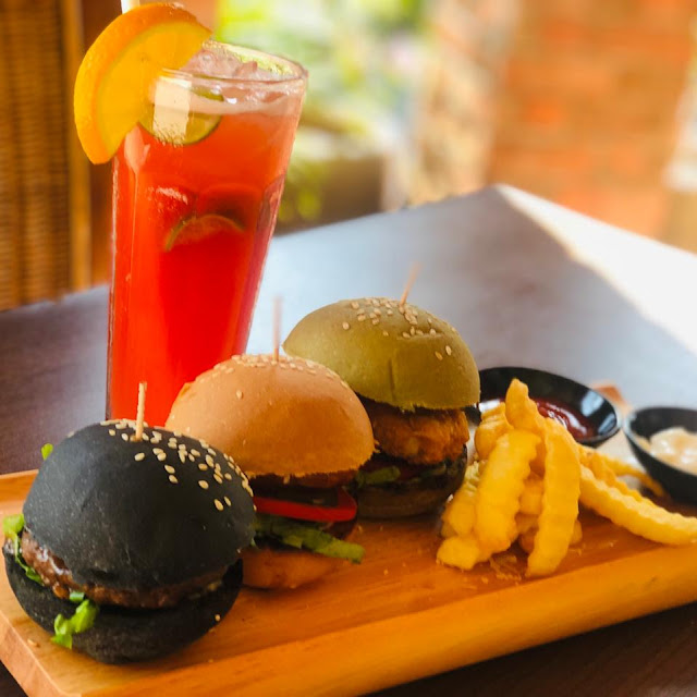 Trio Burger