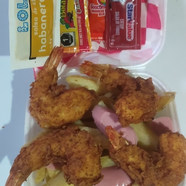 Salchipapas Con Camarones