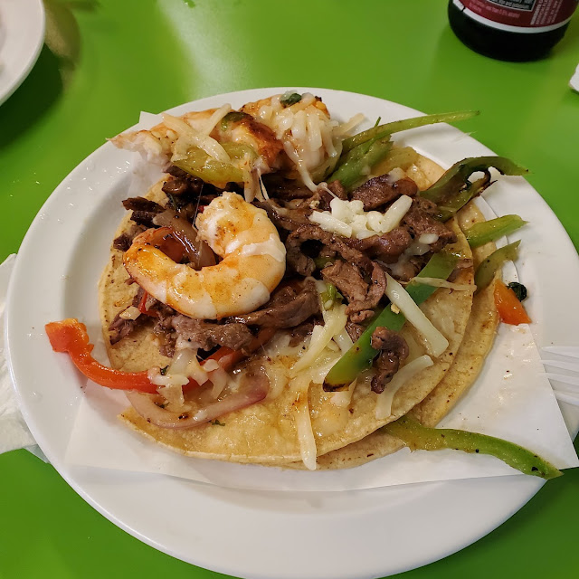 Taco Mar Y Tierra