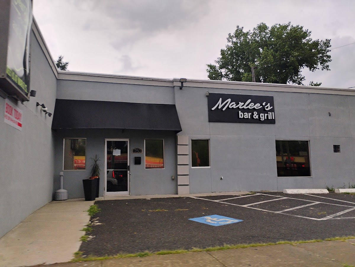 Marlee's Bar & Grill
