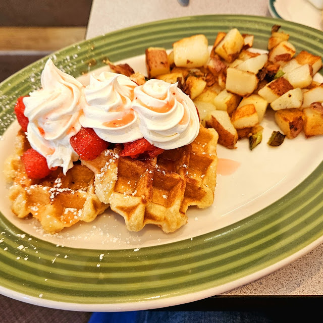 Waffle with Fruit