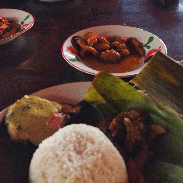 Nasi Pepes Tahu Jengkol