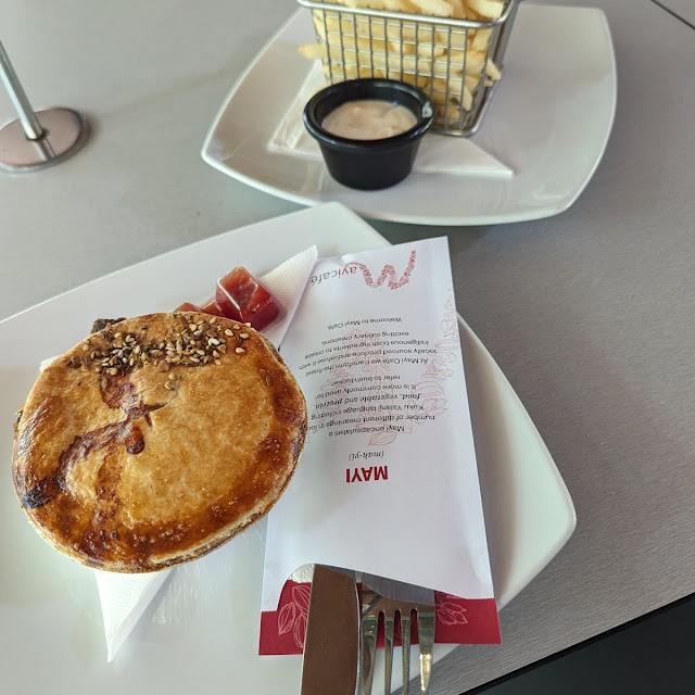 Kangaroo Pepper Leaf Pie