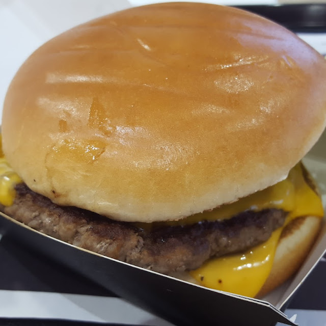 Classic McAngus Burger