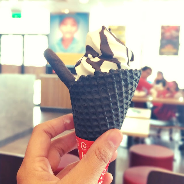 Vanilla Black Waffle