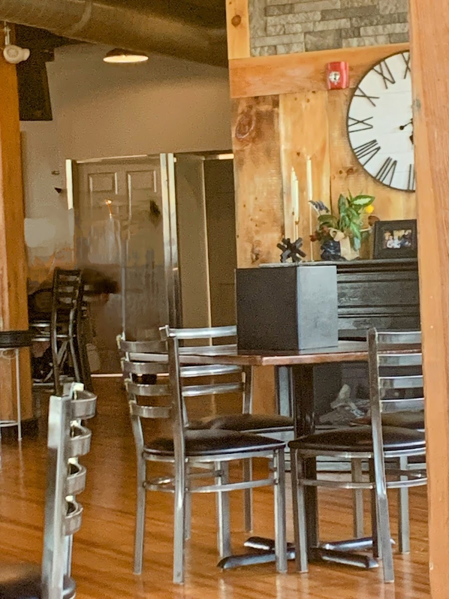 Meetinghouse Bar and grill