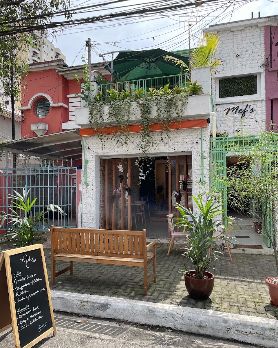 Mef’s Café & Bistrô