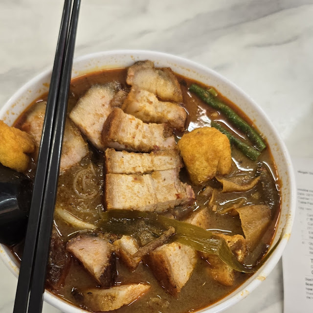 Signature Curry Mee